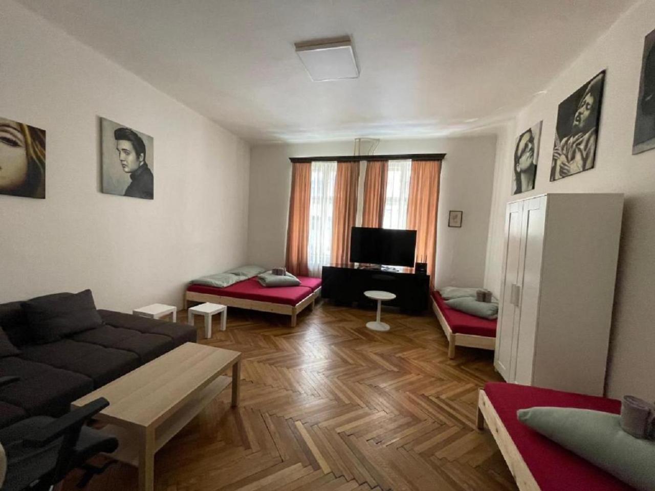 Red&Black Apartment City Centr, Na Hradbach 118 Острава Екстериор снимка